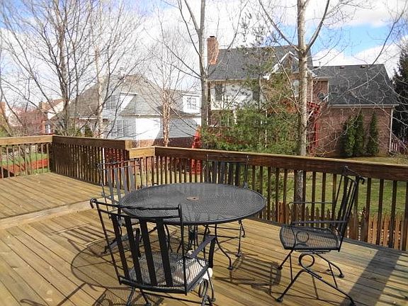 5th image of 725 Winter Hill Ln