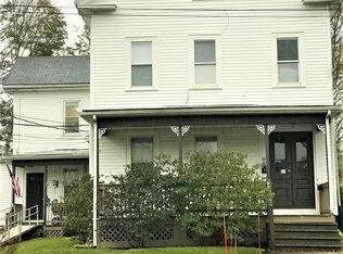 10 Court End Ave APT 4, Middleboro, MA 02346