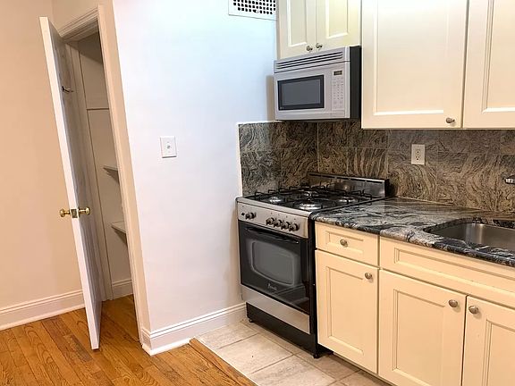 3rd image of 41-15 44th St APT 4M