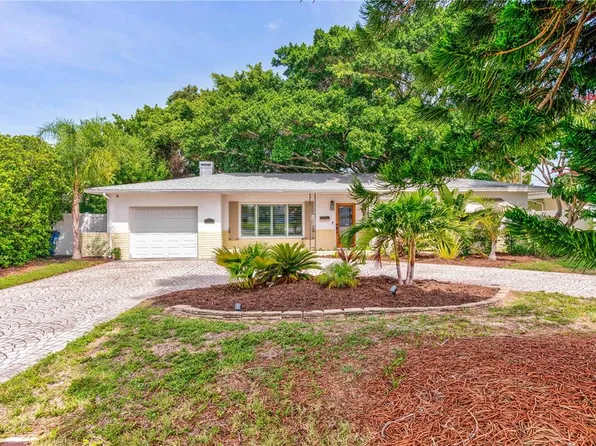 10204 Paradise Blvd, Treasure Island, FL 33706