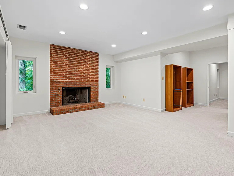 7926 Long Ridge Ct — Photo 32