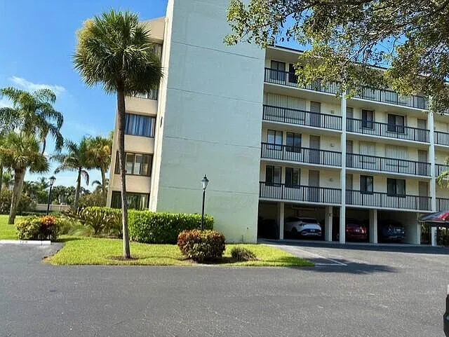 1605 S US Highway 1 — Photo 1