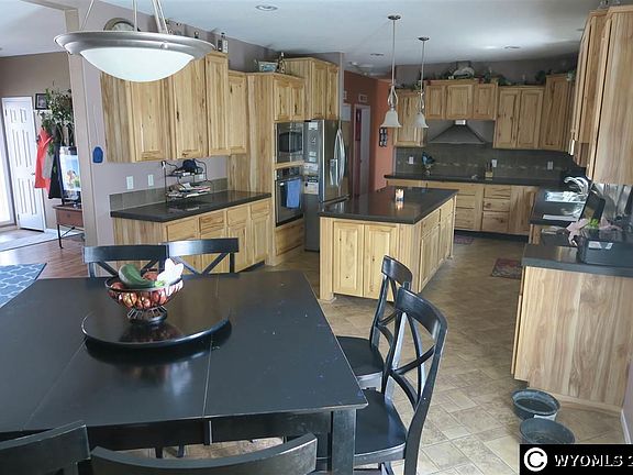 3rd image of 301 Sanford Ave
