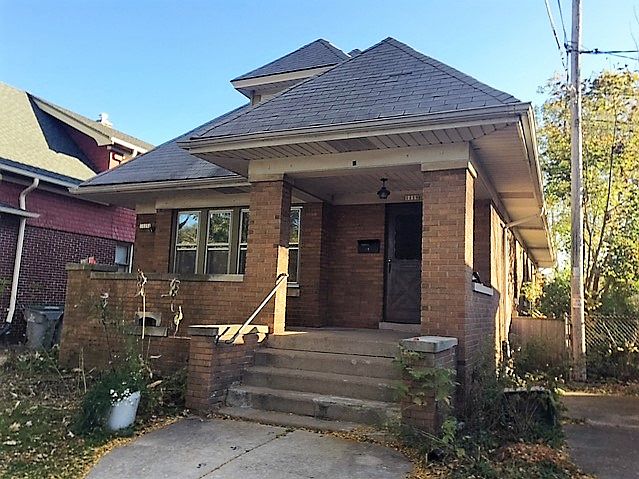 1st image of 1119 E Burleigh St