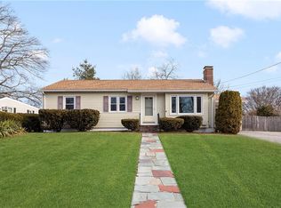 27 Kalmer Rd, Warwick, RI 02886