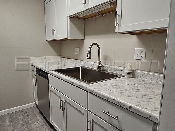 3rd image of 220 19th St NE #E-111