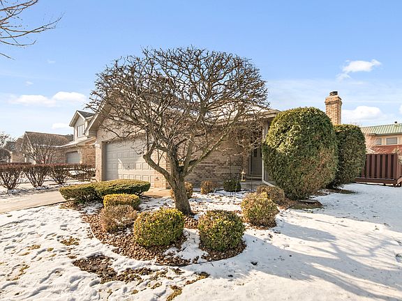 2nd image of 17330 Carlyle Ct