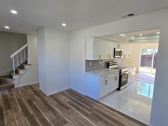 4th image of 126 Richland Cir