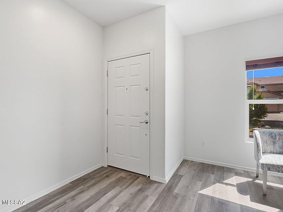 3rd image of 892 W Calle Valenciana