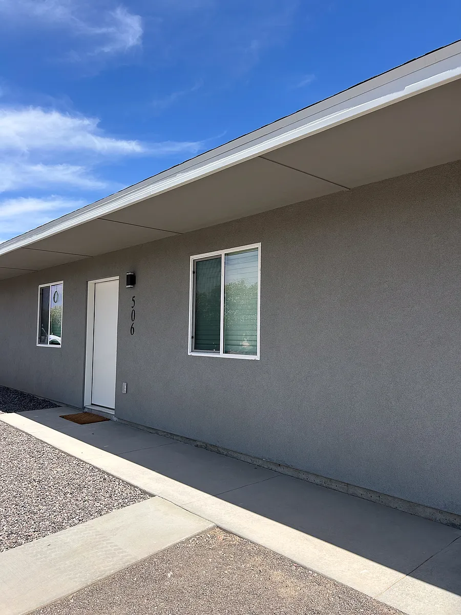 Building Photo - 1-506 800th S