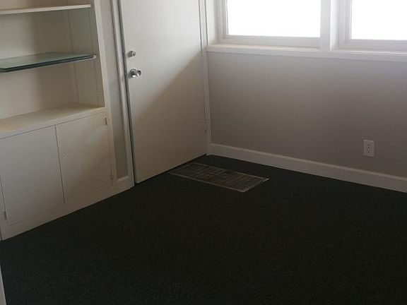 2nd image of 2904 N Blackstone Ave Ofc #