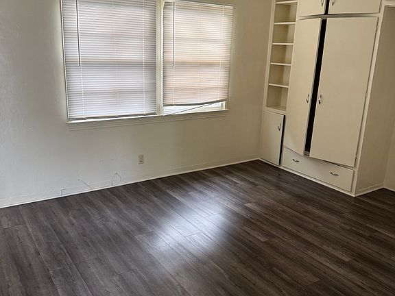 5th image of 346 E Kingsley Ave