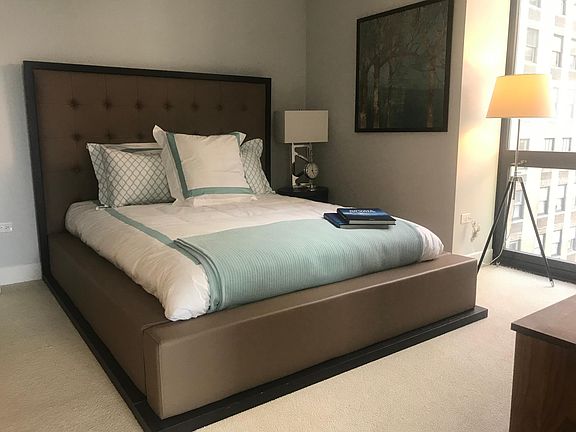 4th image of 30 E Lake St #1709