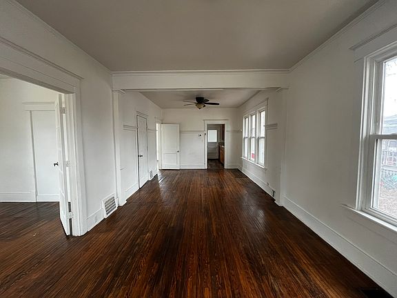 4th image of 1002 E McClure Ave