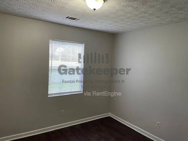 2871 Old South Dr — Photo 8