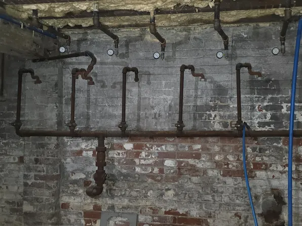 815 Montgomery Street image 8 of 18