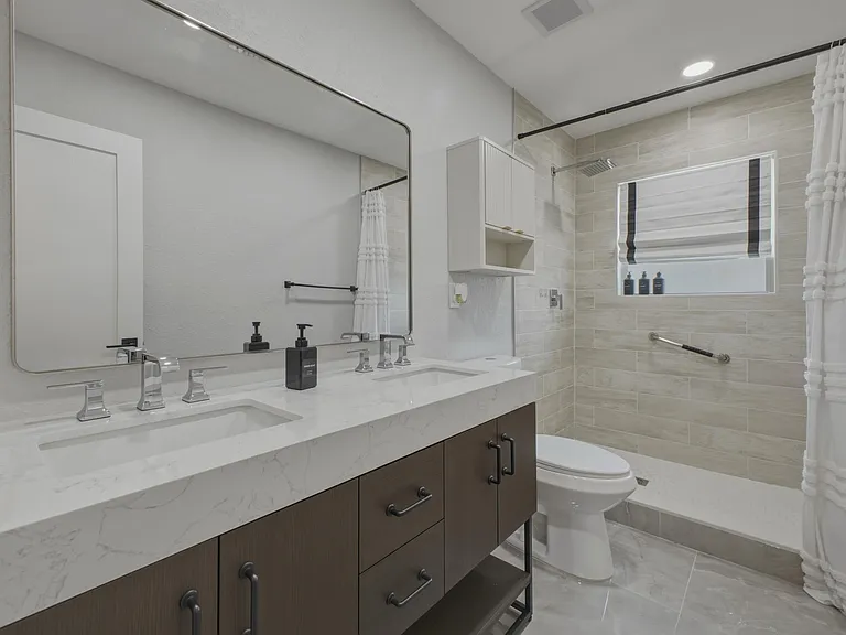 632 Las Palmas Park — Photo 27