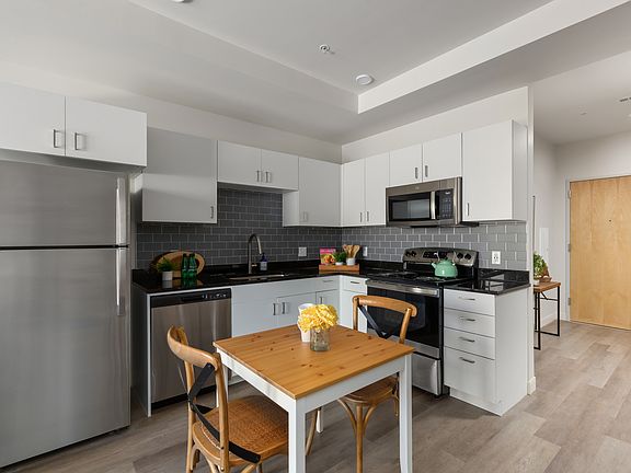 5th image of 4420 Norfolk Ave #8