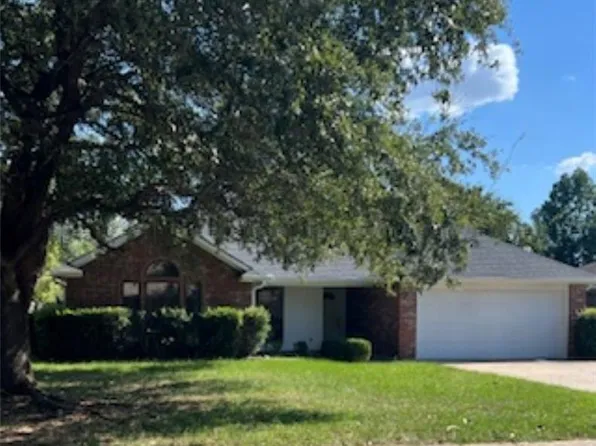 725 Oakland Dr, Natchitoches, LA 71457