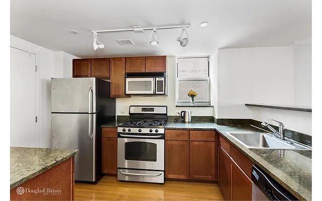 Rented by Douglas Elliman | media 11