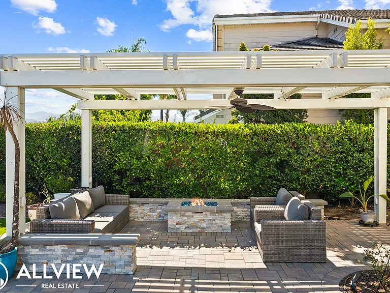 15 Summitcrest — Photo 45