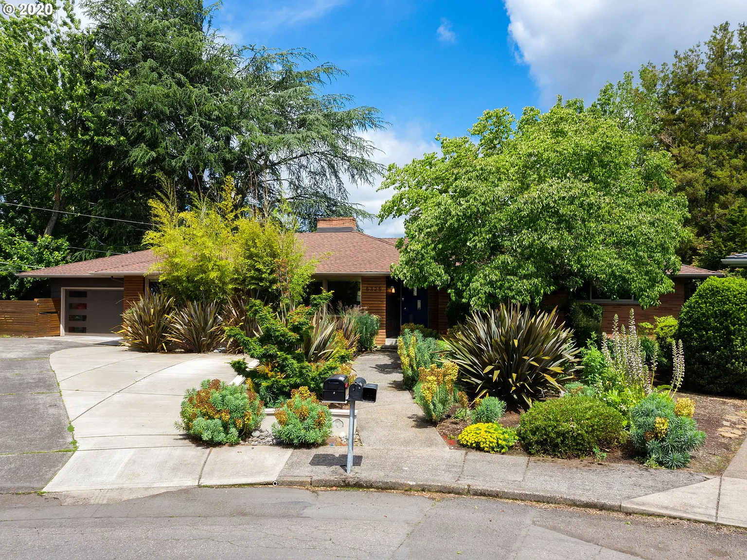 5325 SW Dover Ln photo 1