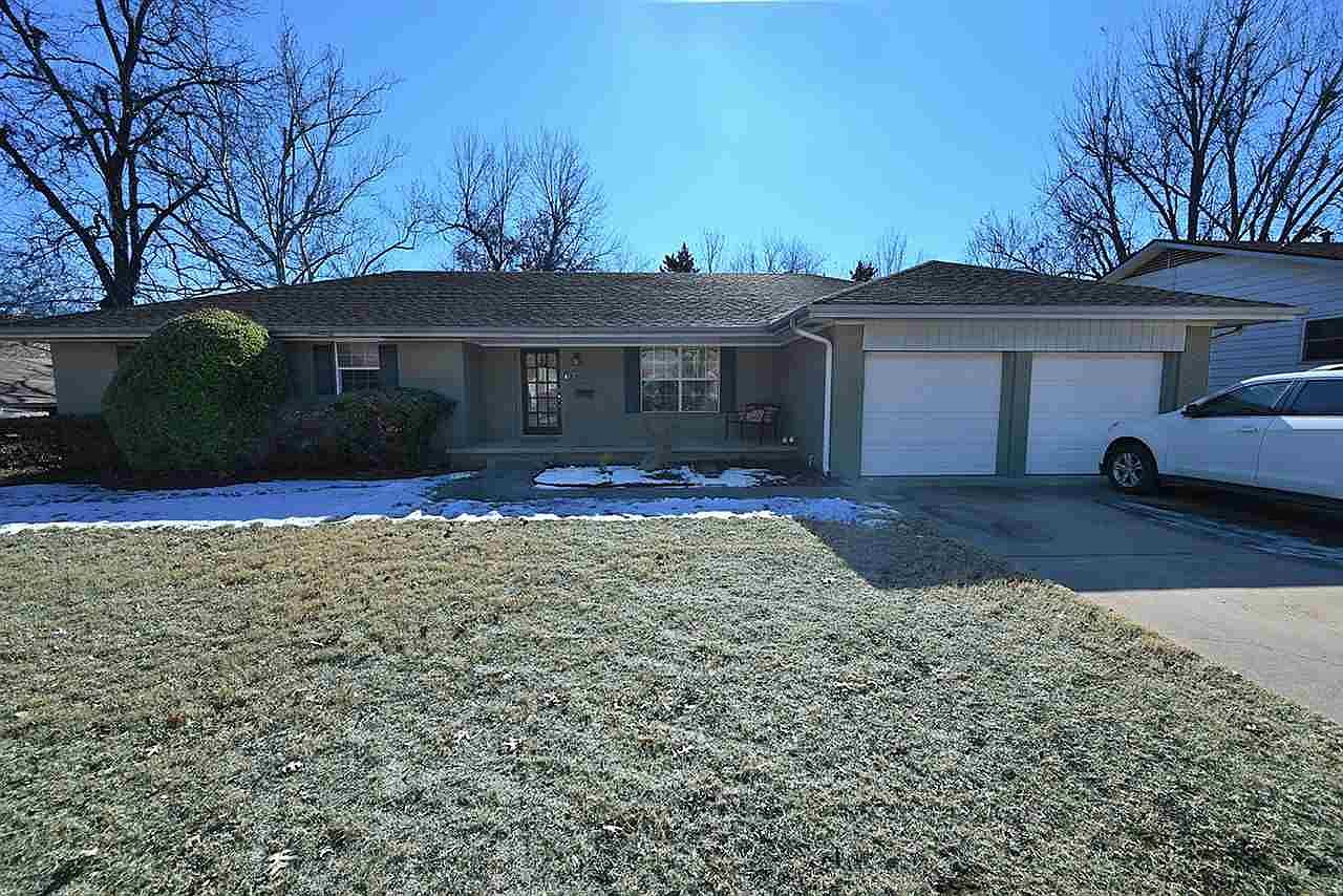 2207 W 8th Ave, Stillwater, OK 74074 | Zillow