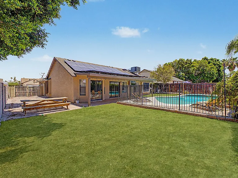 1301 E Taro Ln — Photo 29