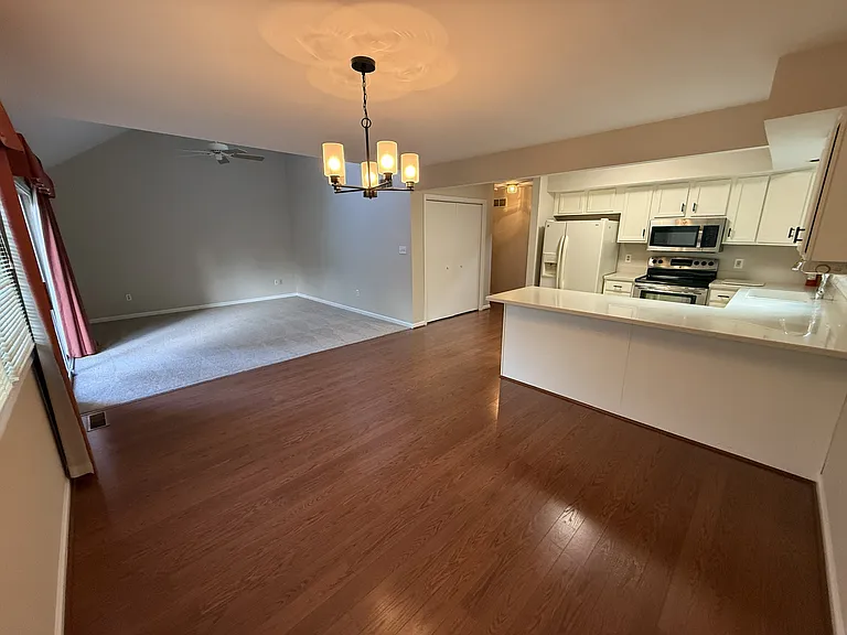 83 Winterberry Ct — Photo 6