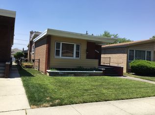 9008 S Essex Ave, Chicago, IL