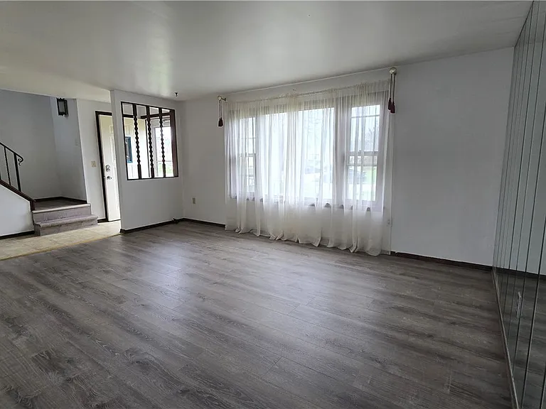 182 Woodcrest Dr — Photo 7
