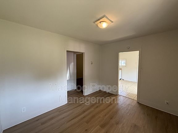3rd image of 303 Powell St Unit B