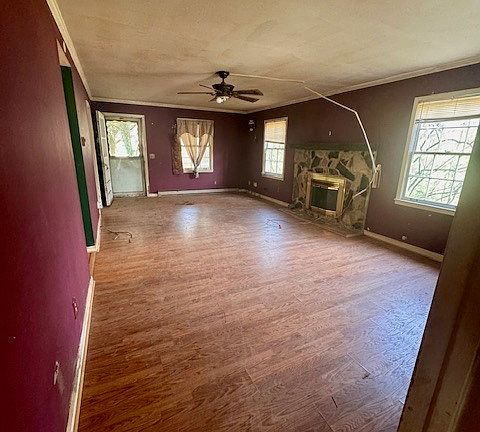 3rd image of 551 Bradford Rd