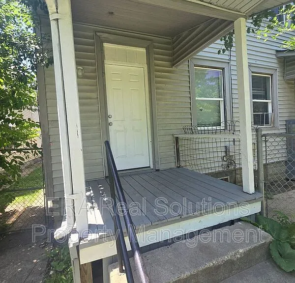 54 N Ogden Ave — Photo 9
