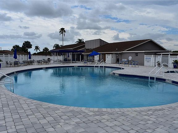 5th image of 14820 Wildflower Lane #14820