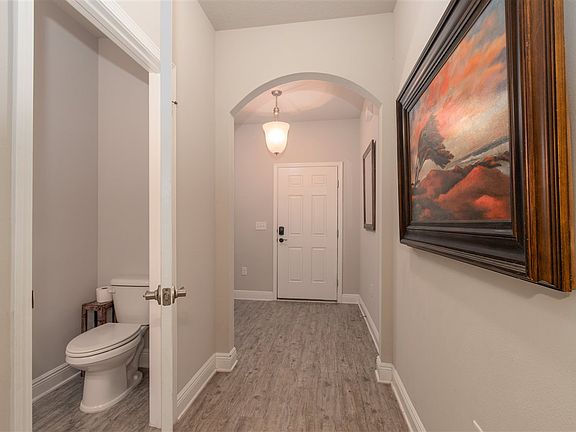 3rd image of 2501 Redford Dr