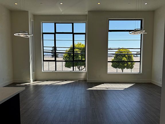 2nd image of 302 University St #A