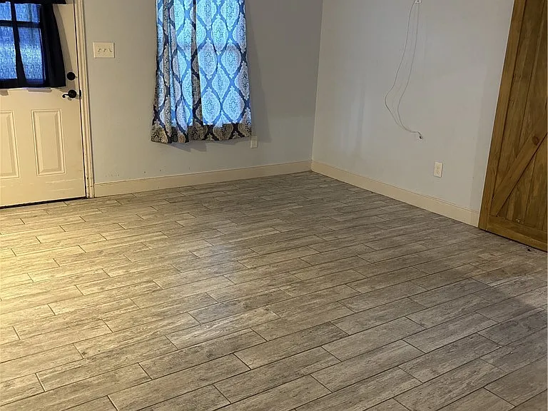 715 S Verne St — Photo 14