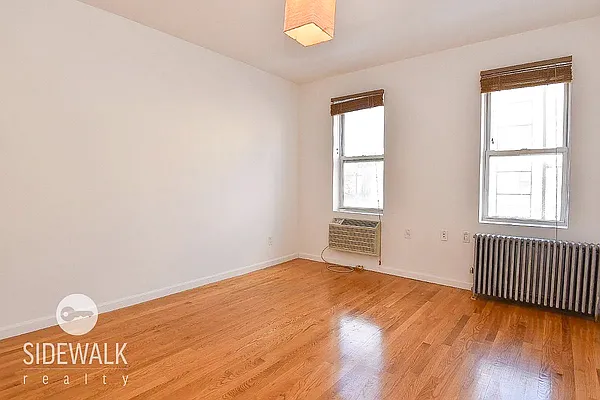 Rented by Sidewalk Realty LLC | media 7