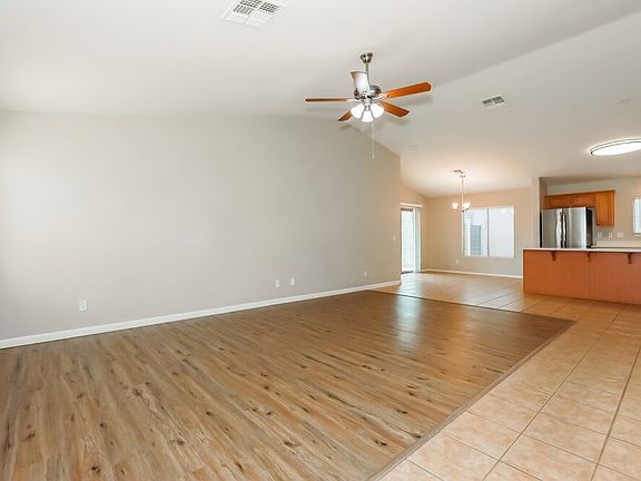 3rd image of 39433 N Parisi Cir