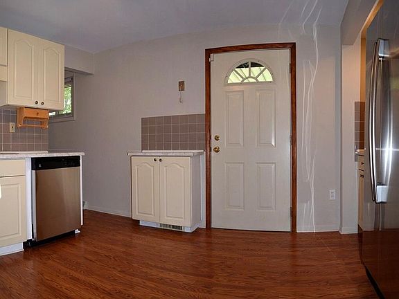 5th image of 4816 Westmont Dr