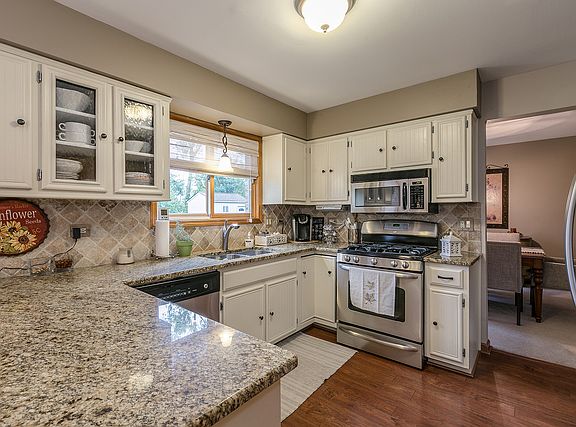 5th image of 2410 Marlborough Ln