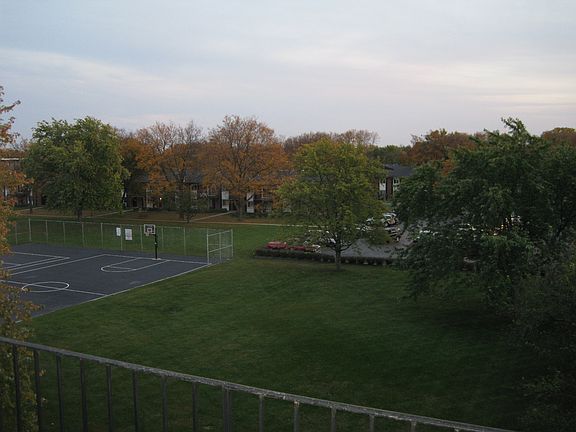 4th image of 2315 E Olive St APT 4E