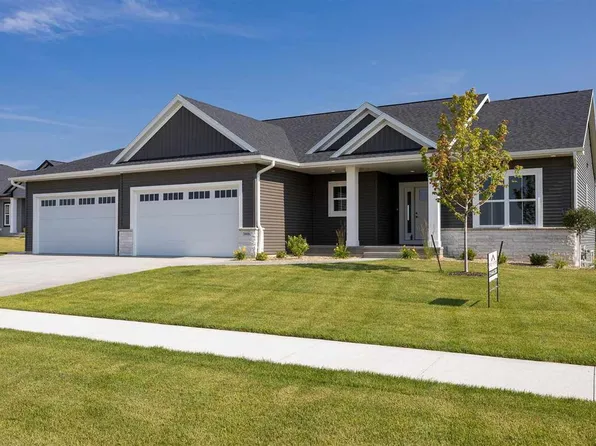 3008 Prairielight Ct, Hiawatha, IA 52233