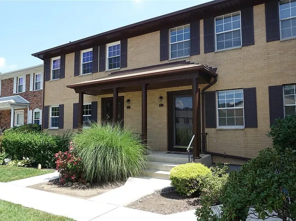 572 Lenape Ct #572, Suffern, NY 10901