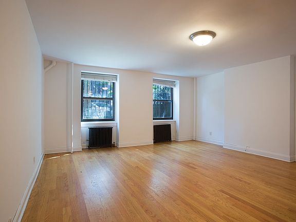 5th image of 17 Monroe Pl APT 1A
