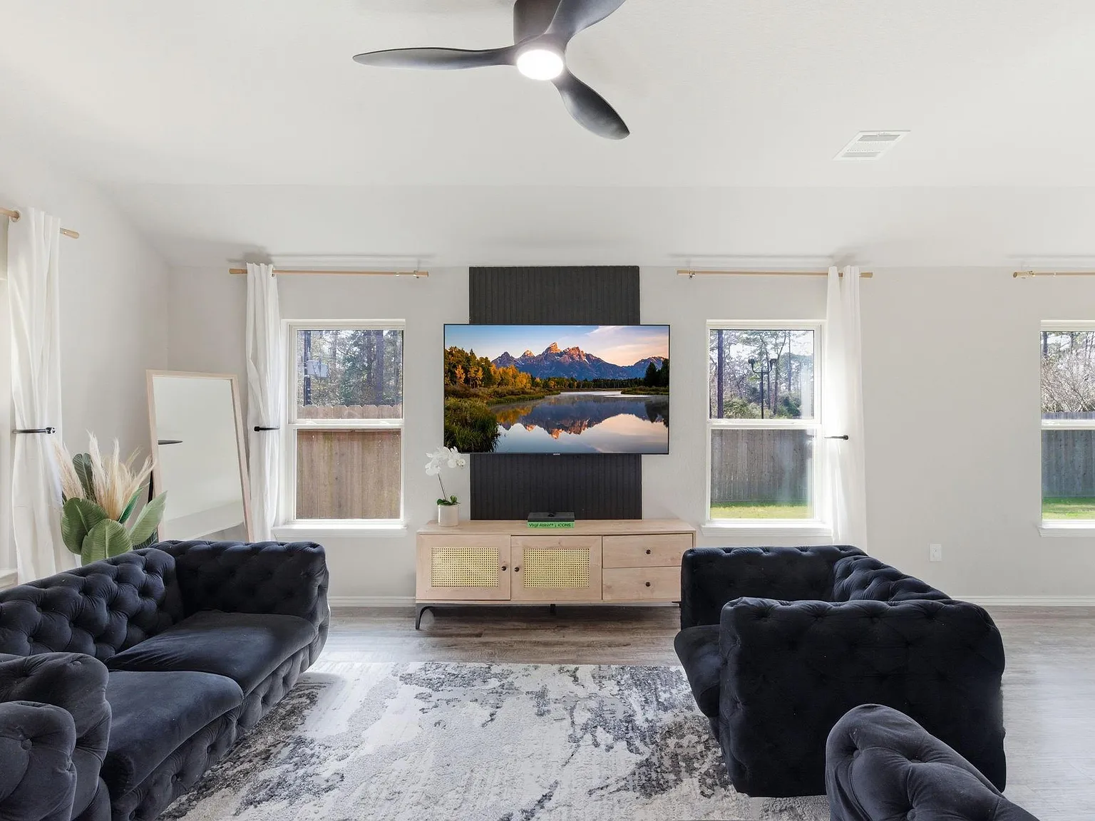 3 bed, 2.5 bath, 2280 sqft, $2,350 — Photo 4