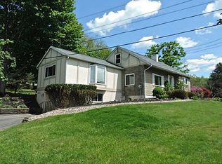 2353 Sylmar Dr, Sewickley, PA 15143