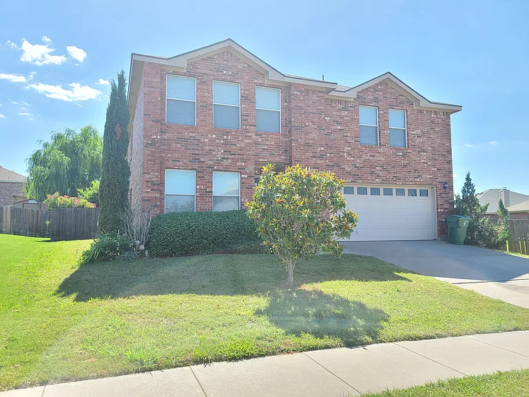 8138 Mossberg Dr — Photo 3