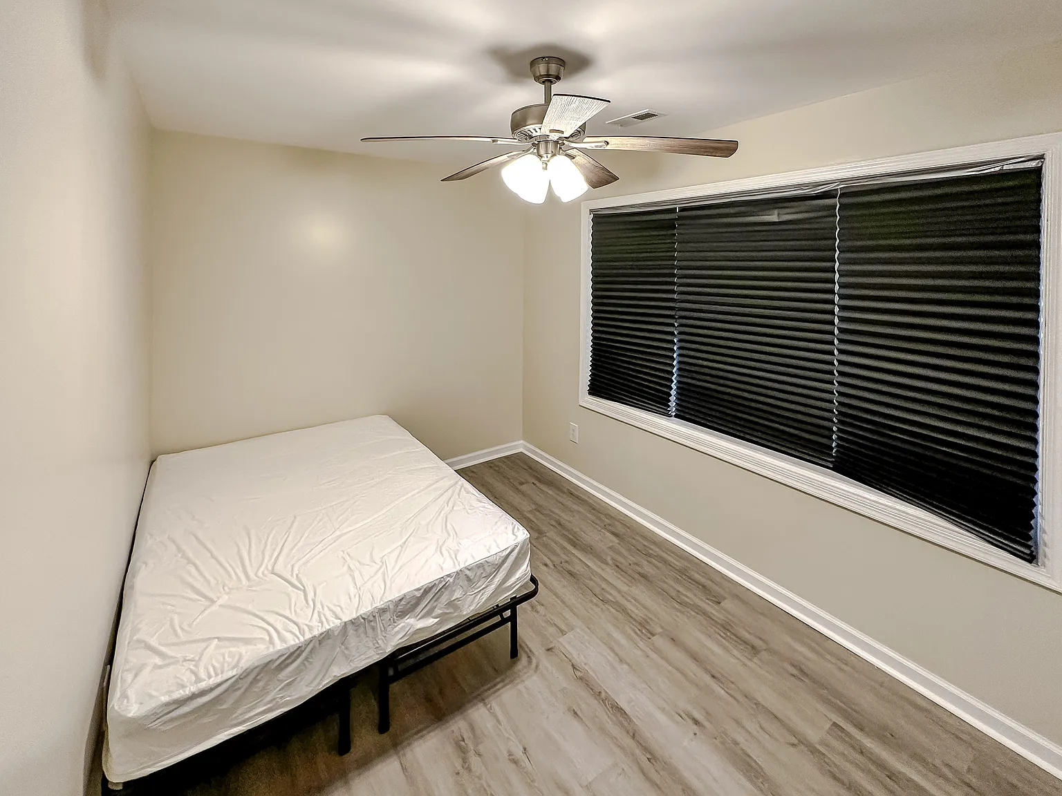4 bed, 2.0 bath, 1514 sqft, $776 — Photo 1